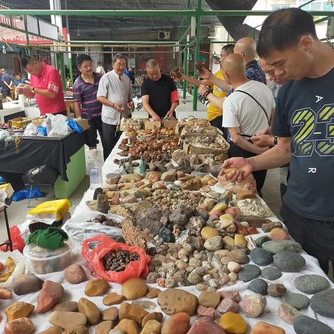 成都市中心大市场在哪里