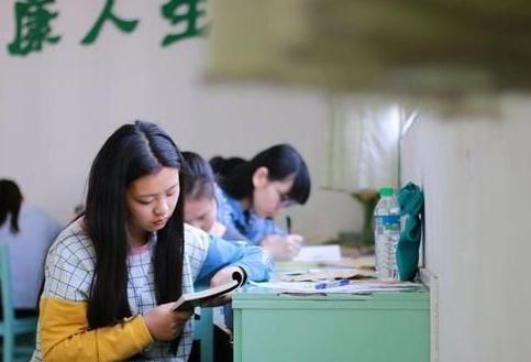 民办学校学费一般多少(民办学校低保户免学费么)
