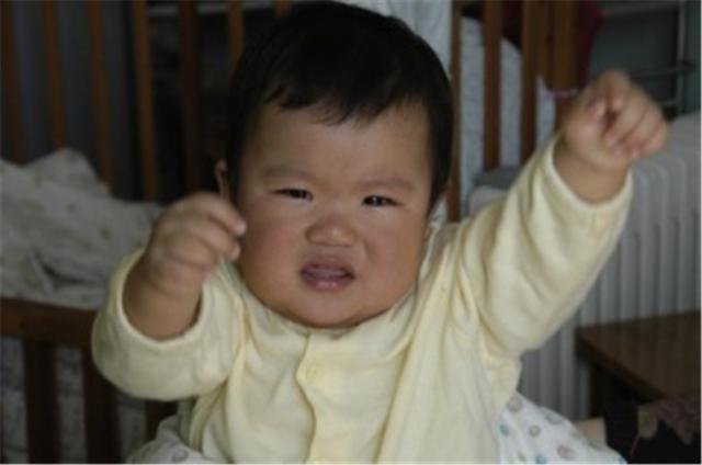 宝宝哭闹不睡觉 宝宝哭闹不睡觉