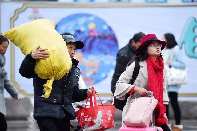 父母该不该告诉孩子家里不富裕