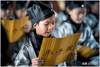 阙姓宝宝怎么起名(璟字后面配什么字起名好听)