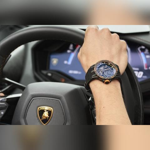 在线跑车游戏（在线跑车游戏，速度与激情的虚拟体验）