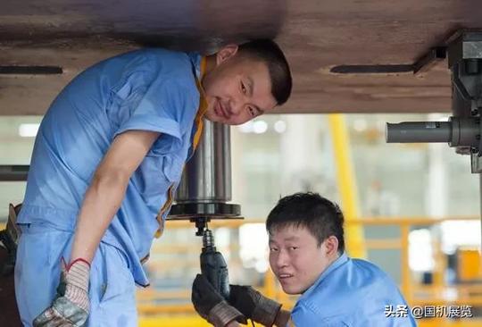高端机床制造技术，我们与德国、日本的差距有15到20年