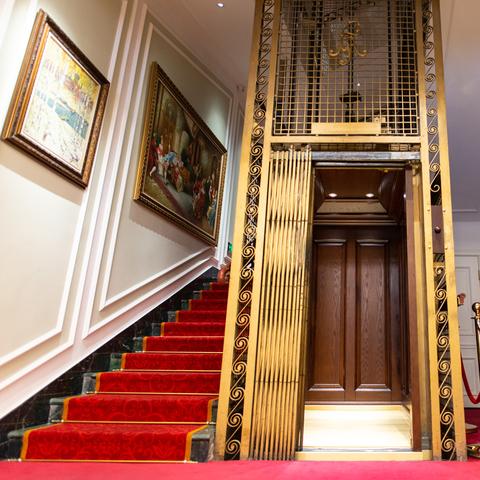 哈尔滨和平饭店对面相关长尾关键词有哪些