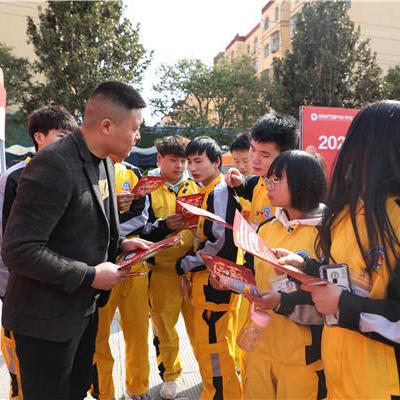 想学汽修,不知道郑州万通汽修学校怎么样？