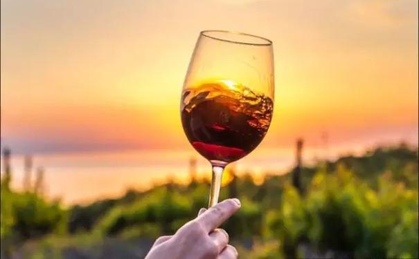 喝酒文案短句高级喝酒高级感文案短句干净