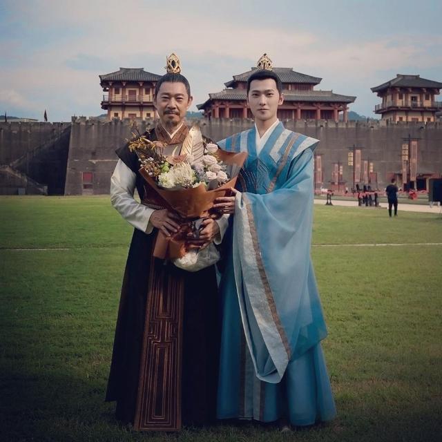 《且试天下》男主角是杨洋吗