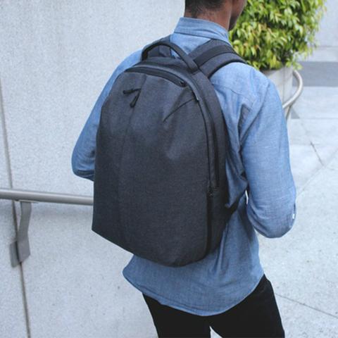 足球双肩包能承重多少吨