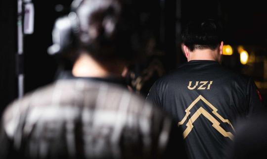 uzi跟黑粉抢“生意”，一语将letme打入地狱：3级t下保我