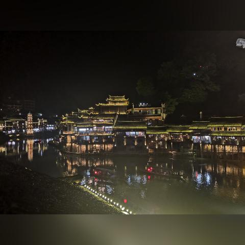 凤凰古城酒吧消费贵吗？