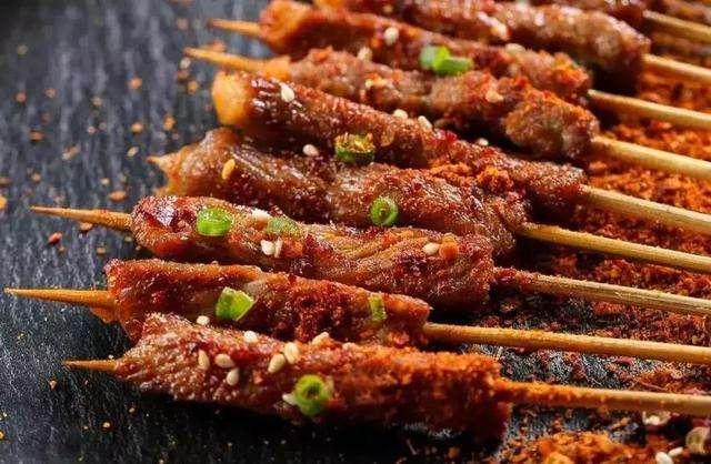 美食创业什么行业赚钱（你个人觉得主播做什么行业赚钱）