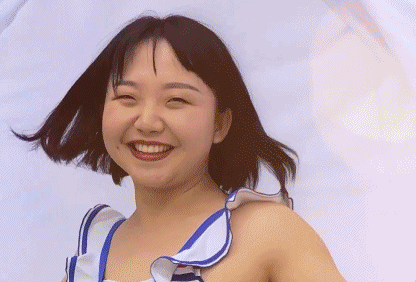 辣目洋子“改命”记：从卖丑网红到未来影后，她比想象的更有野心