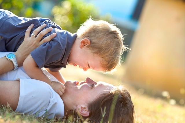 三岁宝宝执拗敏感期怎么办 三岁宝宝执拗敏感期怎么办