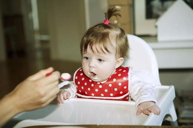 怎样给孩子添加辅食 怎样给孩子添加辅食