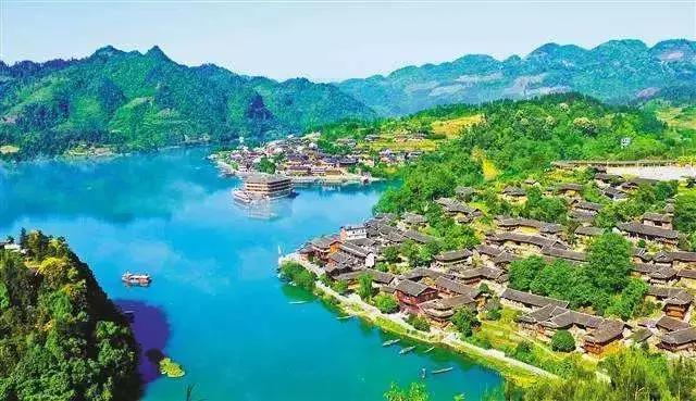 重庆4500度悬崖旋转楼梯在哪
