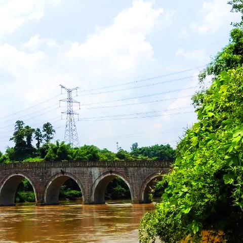 铜梁和重庆哪个发展好些