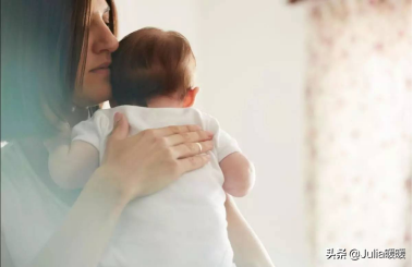 宝宝吃母乳时候呛奶了怎么去解决