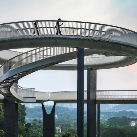 深圳哪个火车站离深圳市光明区最近？