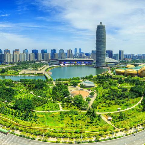 就目前而言，郑州和合肥相比，各有哪些优缺点？