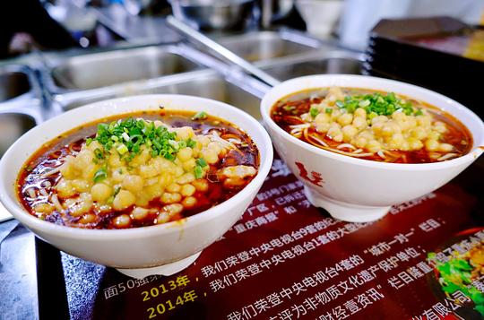 10年时间从1.5元到7元，重庆小面一路涨价，你吃过几种？