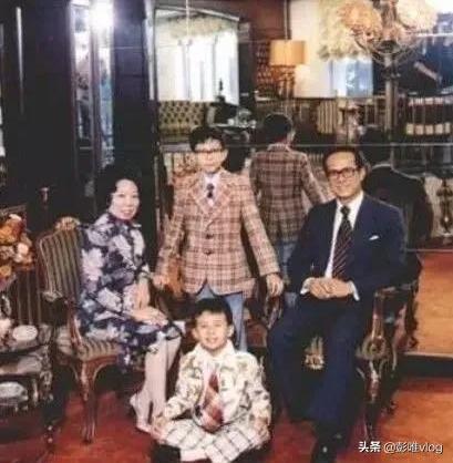 22岁的李嘉诚第一次创业，就遭遇灭顶危机，他只用一字便度过难关