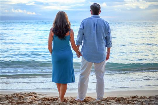大姑子命令弟妹辞职照顾婆婆，却得罪了弟弟：尽孝不是道德绑架
