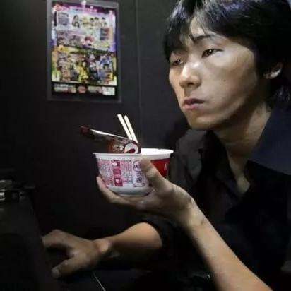 日本网吧挣钱吗？