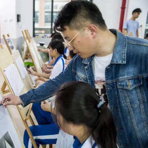 广州市初中什么时候分班