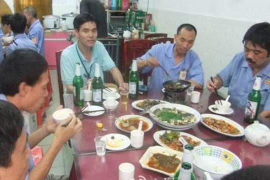 同学聚会aa制，男子大谈百万生意，饭后却拒付300块聚会费