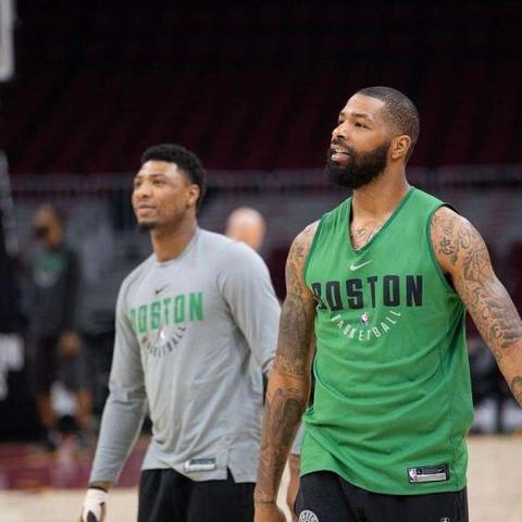 跑动中接球足球比赛的长尾关键词有什么