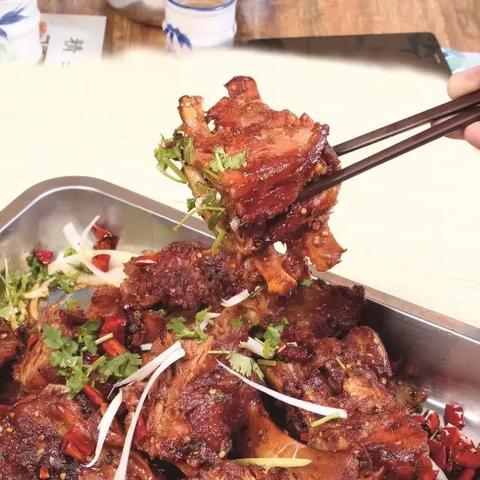 成都市牛骨头火锅店地址的长尾关键词有什么