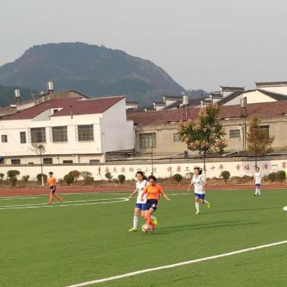 足球队选多少号好呢女生