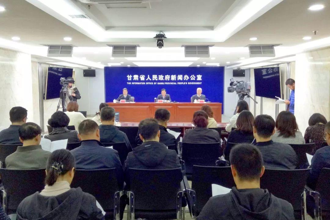 今晚新澳门跟香港9点35分开奖结果及香港或澳门资料免费资料大全和警惕虚假炒作-全局释义、专家解读解释与落实
