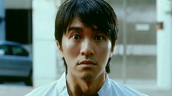 忽然发现周星驰星爷的电影几乎每部都是经典，表演夸张但从不重复