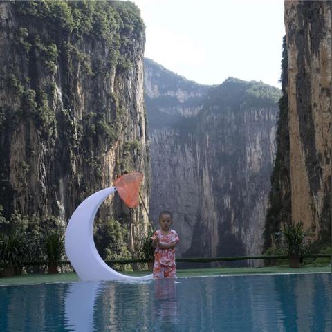 生肖马明日穿衣指南运势(属马的明天穿什么颜色的衣服好)