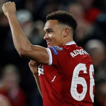 足球踢边位置怎么踢