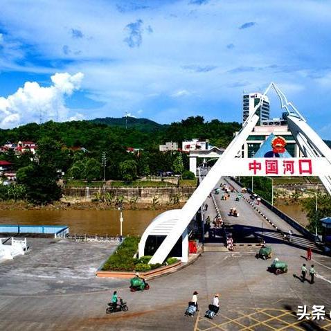 跨境电商女生居多的相关长尾关键词是那些
