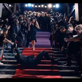 足球比赛内马尔摔跤的长尾关键词有什么