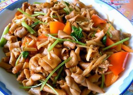 美食当前下一句是什么（你的家乡都有什么特色的美食或小吃）