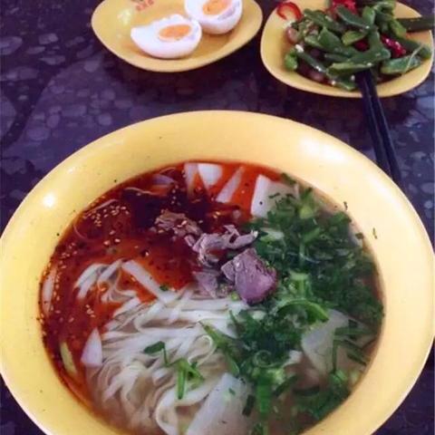 兰州牛肉面里的茶水好喝是怎么做的？