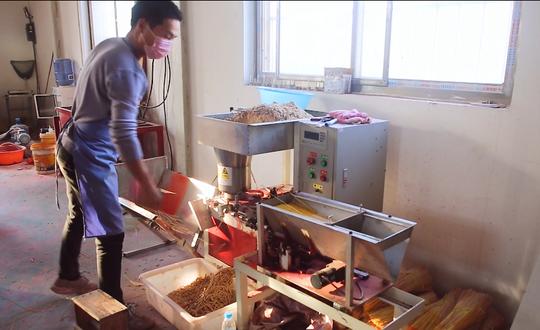 河南这个农村靠制香手艺家家户户住上了小洋楼，你羡慕吗