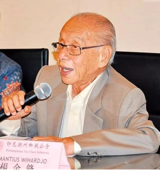 七岁下南洋,经历战乱,五十岁创业富有一方,真正的华社“不老松”