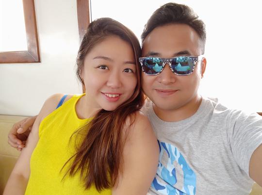 香港单亲爸爸深情回忆爱妻：夫妻共同创业，齐齐撑起香港正能量