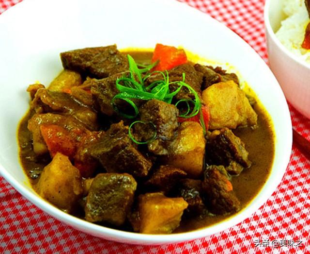 咖喱牛肉炒饭香味浓郁 咖喱牛肉炒饭香味浓郁