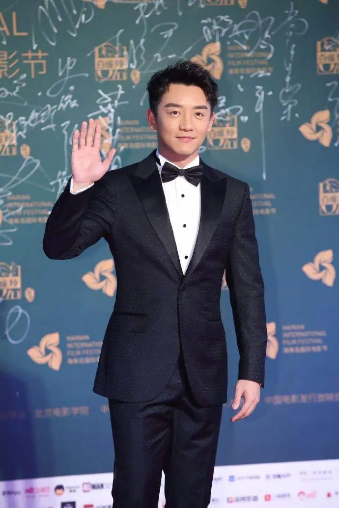 国际站推广怎么付钱 国际站推广费用