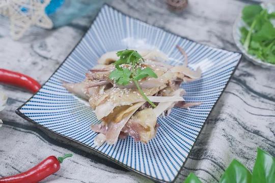它比烤鸡更嫩，比蒸鸡更鲜，简单快手不上火，一家老小都爱吃