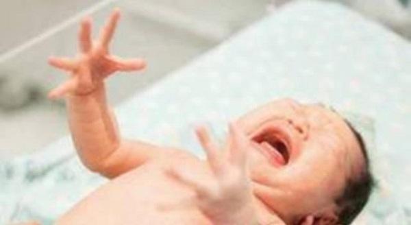 婴儿受到惊吓怎么安抚 婴儿受到惊吓怎么安抚