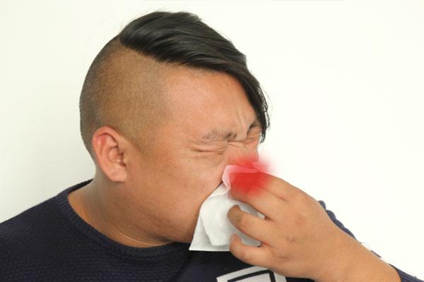 宝宝流鼻血可以仰头吗