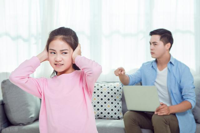 家里有女孩怎么跟她教育防止兴趣