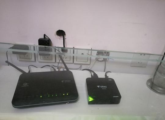 无线信号这么差，1道墙就没信号了，原来是我们使用的设备不对啊